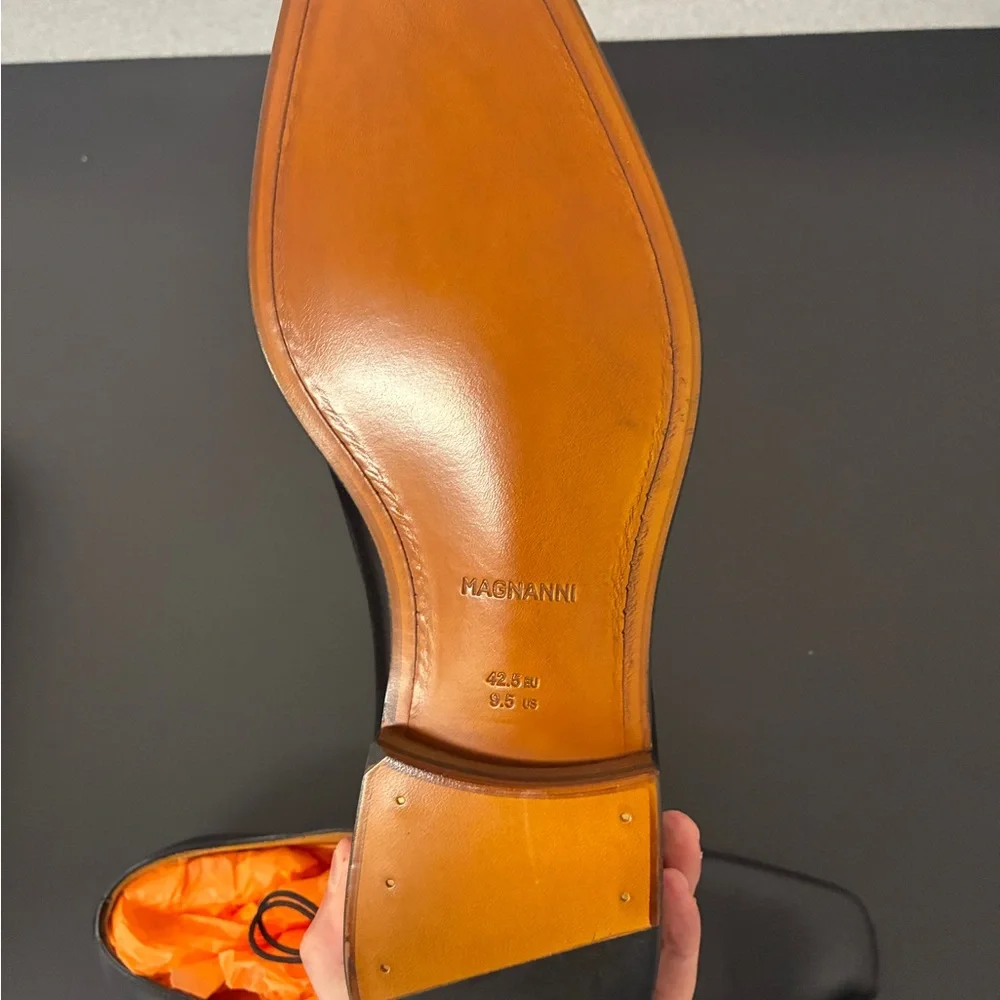 Magnanni Black Leather Oxford Dress Shoes
